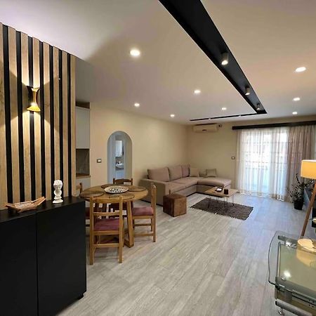 Great Apartament Near Lake & Blloku Area ティラナ エクステリア 写真